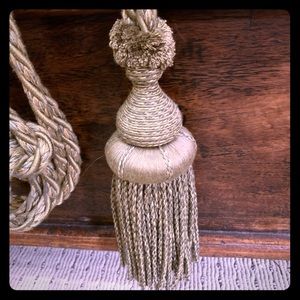Pair of Large Tassels